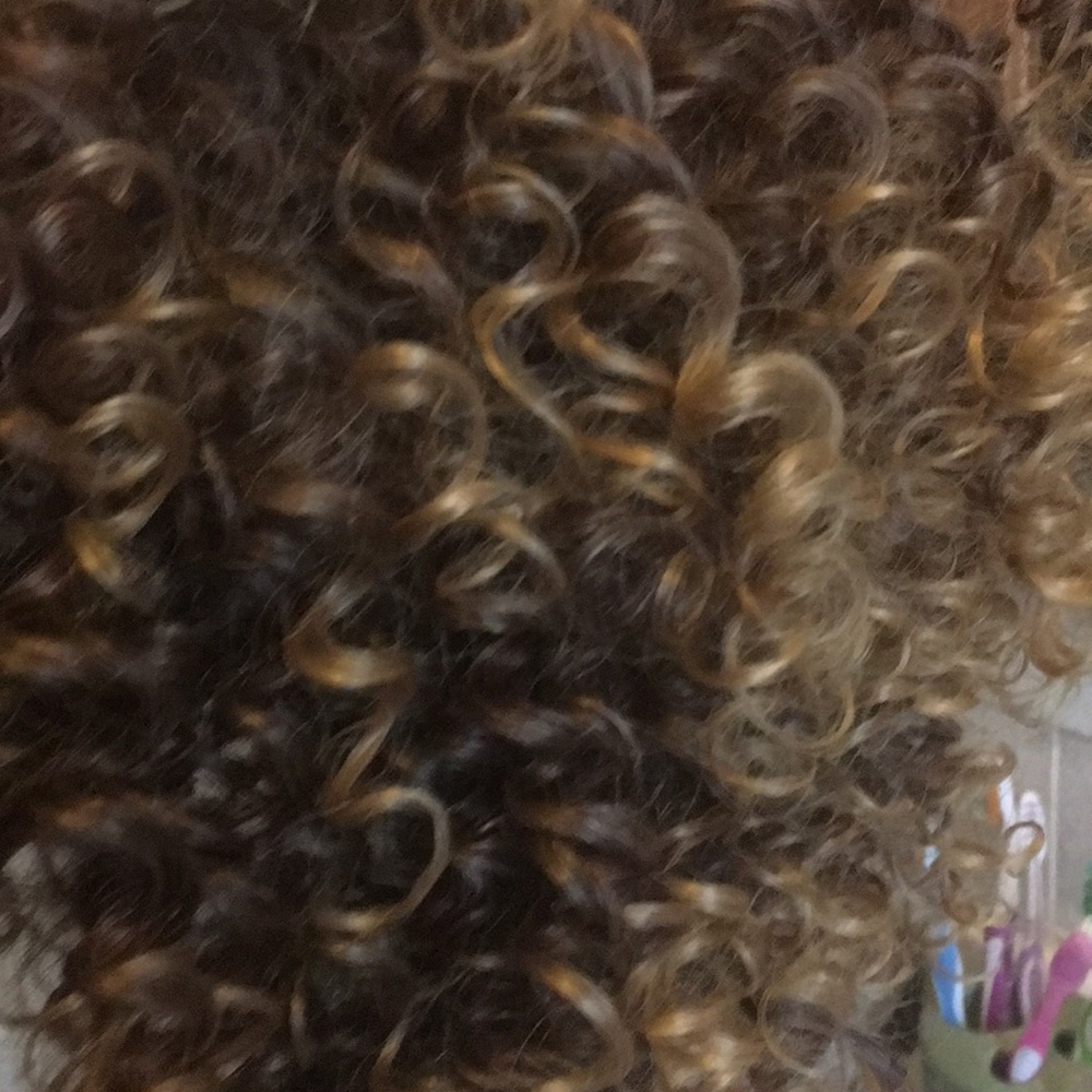 Curly wig - Picture 3 of 6